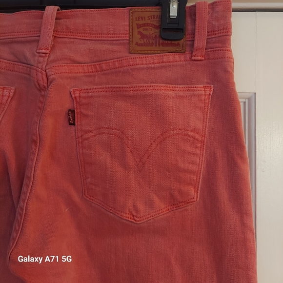 Levi's Coral Pink Skinny Jeans Size 2 or 30x32 - Picture 9 of 10